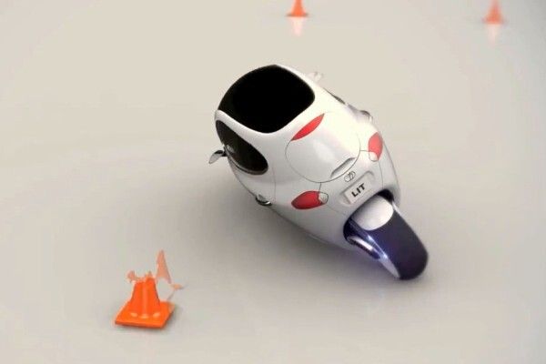 Auch beim Slalomfahren halten die beiden Gyroskope den C-1 stabil (Lit Motors)