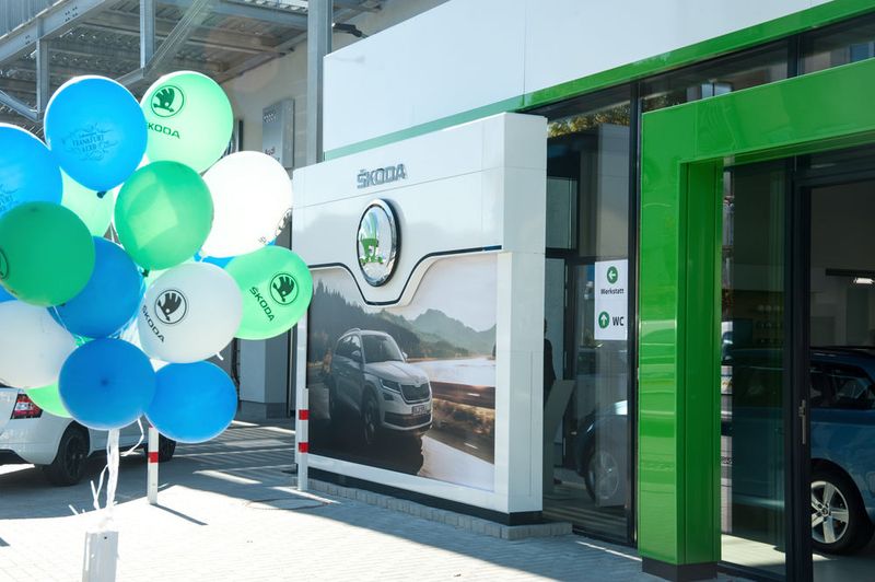 Der Skoda-Betrieb in Eckenheim hatte Kunden, Interessierte und Nachbarn eingeladen. (Volkswagen Automobile Frankfurt)