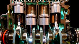 Er läuft und läuft und läuft – und das vielleicht noch deutlich länger als gedacht. Denn die Eu-Kommission denkt derzeit über eine Aufweichung des umstrittenen totalen Verbrenner-Aus ab 2035 nach ... (Bild: Motorkenner)