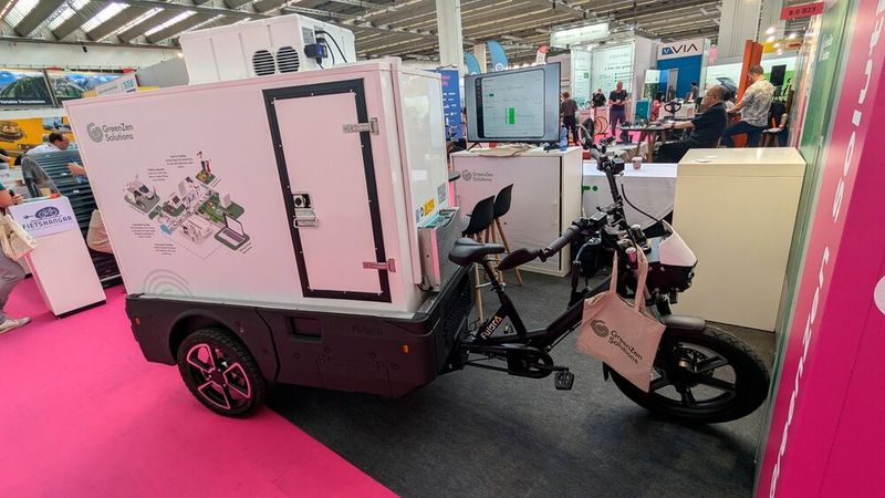 Sie wollen verderbliche, also Ware die gekühlt werden muss, mit einem Lastenrad transportieren? „Kein Problem!“ sagt da die Firma Green-Zen Solutions aus den Niederlanden. Übrigens eine Denso-Tochter. (Bild: Dominsky – VCG)
