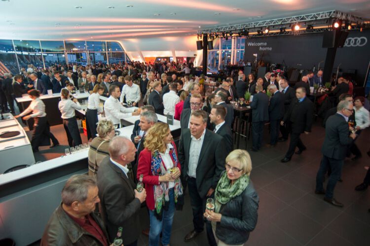 Rund 600 Gäste aus Politik, Wirtschaft und Sport waren zur Eröffnungsfeier eingeladen. (Foto: Wellergruppe)