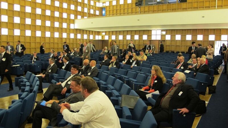Langsam füllt sich der große Saal der Nordrhein-Westfälischen Akademie der Wissenschaften und Künste. (Bild: PROCESS)
