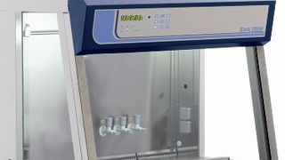 Die Thermo Scientific Safe und Maxisafe 2020 biologischen Sicherheitswerkbänke sind für den Einsatz in Forschungslaboratorien, Apotheken, Kliniken und Krankenhäusern ausgelegt.  (Bild: Thermo Fisher Scientific)