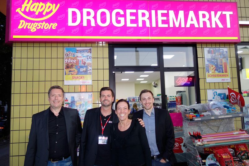 Was braucht das 360 Service Agency Team wohl noch Abends vom Drogeriemarkt? (Bild: IT-BUSINESS)