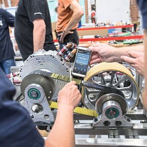 Ein Riemen von Continental treibt den HyperPodX an, der von Studierenden des kooperativen Studiengangs Engineering Physics der Hochschule Emden/Leer und der Universität Oldenburg entwickelt wurde.