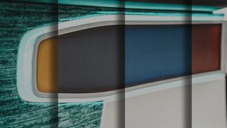 Die „The Centum“-Türverkleidung vereint adaptive Farbfunktionen mit der hochwertigen Optik und Haptik PU-beschichteter Textilien für Fahrzeuginnenräume. (Bild: Marquardt Group)