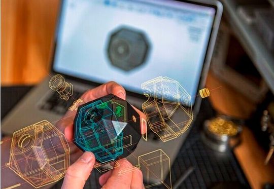 Jetzt wird proaktiv entwickelt! Forscher von der Universität Paderborn erleichtern Produktentwicklern mit einer KI-basierten Methode nun das Einpflegen von Änderungen und die Risikoabschätzung mit Blick auf die gesamte Wertschöpfungskette. Jetzt wird proaktiv entwickelt! Forscher von der Universität Paderborn erleichtern Produktentwicklern mit einer KI-basierten Methode nun das Einpflegen von Änderungen und die Risikoabschätzung mit Blick auf die gesamte Wertschöpfungskette.