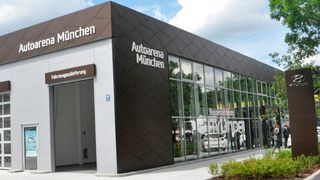 An der Dachauer Straße in München verkauft die AVAG-Tochter Autoarena künftig Hyundai-Fahrzeuge. (Wehner / »kfz-betrieb«)