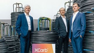 Ambitionierte Klimaziele können nur in einem Schulterschluss erreicht werden: Die Zusammenarbeit zwischen Arcelor Mittal, Finkernagel und Ejot ist eine Premiere für die Kooperation von Hersteller, Weiterverarbeiter und Endprodukthersteller zur Verringerung von Umweltauswirkungen.  (Bild: Ejot)