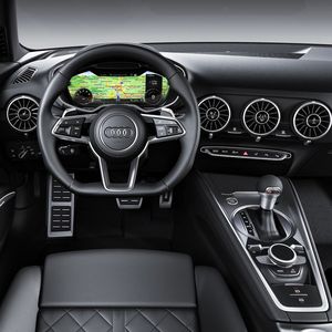 (Audi)
