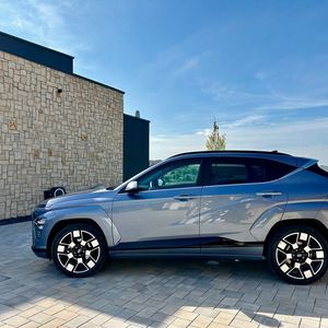 Den Zuwachs spüren die Insassen auf ihren Plätzen als auch beim Stauraum. Mit 466 Litern bzw. 1.300 Litern mit umgeklappter Rückbank wächst das Ladevolumen um 40 Prozent. (Bild:  Dirk Kunde)