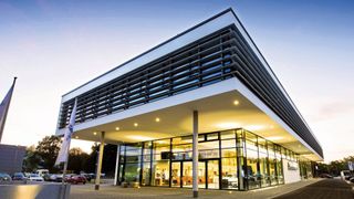 Prominenter Neuzugang: Das Freiburger Autohaus Märtin gehört seit Herbst 2022 zu Alphartis. (Bild: Alphartis)