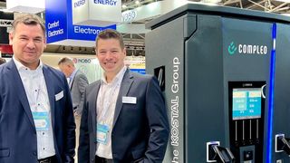 Jörg Lohr, CEO von Compleo und Andreas Kostal, CEO der Kostal-Gruppe, wollen am Markt für Ladeinfrastruktur eine führende Rolle einnehmen.  (Bild: Kostal)