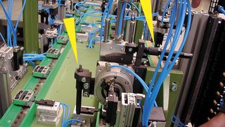 Bild 1 ACE-MC Kleinstossdaempfer in Fertigungsstrasse RGB.jpg (ACE Stoßdämpfer GmbH)