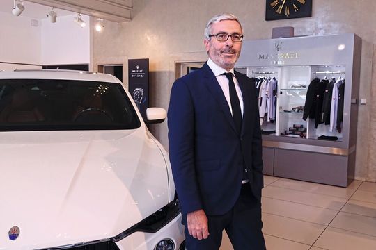 Um den Austausch mit seinen deutschen Vertriebspartnern zu intensivieren, hat Amaury La Fonta ihnen vorgeschlagen, einen Verband zu gründen. Um den Austausch mit seinen deutschen Vertriebspartnern zu intensivieren, hat Amaury La Fonta ihnen vorgeschlagen, einen Verband zu gründen.