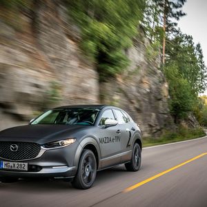 (Mazda)