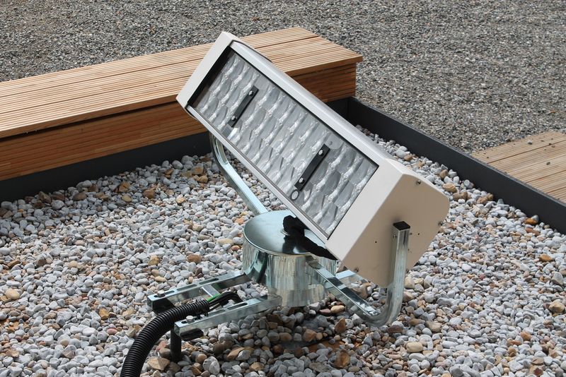 Über den Sonnenkollektor gelangt Tageslicht auch in das Fensterlose Bad des energieautarken Gebäudes. (Kunze/elektrotechnik)