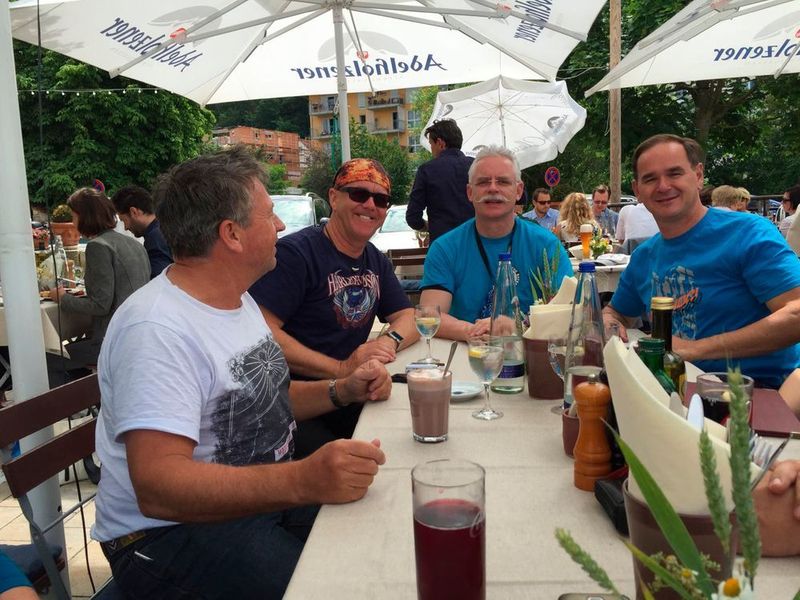 Niki Amberger, Frank Pieper, Markus  Muxfeldt und Werner Nieberle beim Abschluss-Benzingespräch. (IT-BUSINESS)
