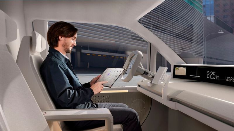 Der PV5 bietet eine fest definierte Fahrerzone. Im Fall der Hochdach-Version ist diese geschlossen. (Bild: Kia)