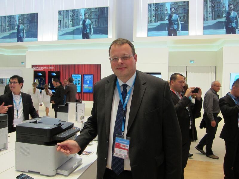 Fabian Maiwald (Samsung) zeigte die neuesten Entwicklungen im Print-Bereich. (Bild: IT-BUSINESS)