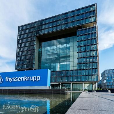Im Rahmen einer außerordentlichen Versammlung hat man bei Thyssenkrupp entschieden, dass die Werkstoffsparte TK Accelis selbstständig wird und auch an die Börse geht. Es gibt aber dazu stimmen, dass die Modalitäten dafür eigentlich anders sind, als sie es sein sollten ... (Bild: Thyssenkrupp)