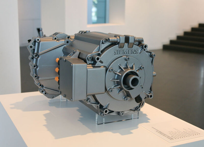 Der permanenterregte Synchronmotor mit Hohlwelle von Siemens kommt im Volvo C 30 Electric erstmals zum Einsatz. Er hat eine Dauerleistung von 62 kW und kann in der Spitze eine Leistung bis zu 108 kW bereitstellen. Das nominale Drehmoment beträgt 119 Nm, das maximale Drehmoment beträgt 220 Nm. (Archiv: Vogel Business Media)