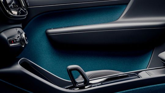 Ab 2025 sollen in der Volvo-Produktion 25 Prozent aller Materialien recycelt sein oder aus biologischen Stoffen bestehen.(Bild:  Volvo Car Group)