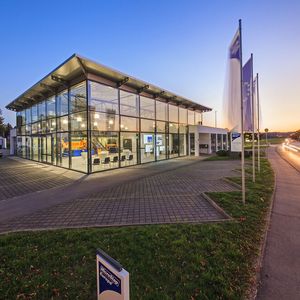 Der Fachkongress „Fertigung 4.0 – Industrie 4.0 in der Blechbearbeitung“ ist der Startschuss für die Gründung eines Netzwerks kleiner und mittelständischer Unternehmen, die das große Potenzial des Themas nutzen und sich gegenüber Wettbewerbern einen Vorsprung sichern wollen. Blick auf den Veranstaltungsort in Bad Wörishofen.(Bild:  Microstep)