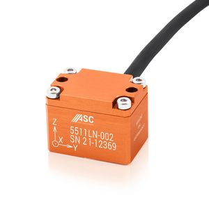 Der kapazitive triaxiale Beschleunigungssensor ASC 5511LN eignet sich für die Detektion kleinster Schwingungsamplituden.(Bild:  ASC GmbH)
