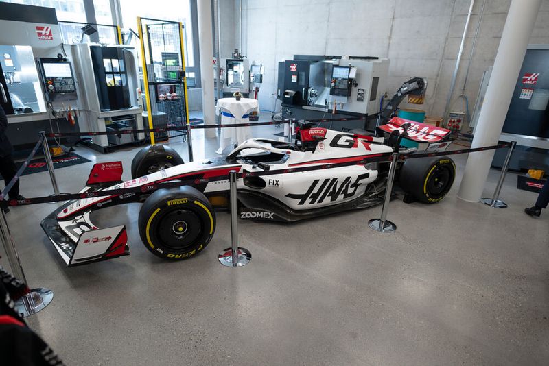 Die beiden Veranstaltungstage boten eine Reihe von Highlights, darunter ein Original Haas F1-Auto (Saison 2026), geführte Rundgänge, Live-Demonstrationen und Vorträge. (Bild: Urma AG)