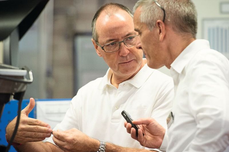 «Das Beste ist, wir produzieren nach wie vor in der Schweiz. Sie ist aus meiner Sicht eines der besten Produktionsstandorte der Welt. Insbesondere für unsere Crazy-Tool-Werkzeuge.»  Markus Schnyder (President) im Gespräch mit Matthias Böhm, Chefredaktor (Thomas Entzeroth)