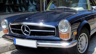 Beim Mercedes SL W113 tippen die Studienautoren auf eine Wertsteigerung in naher Zukunft. (Spanish Coches)