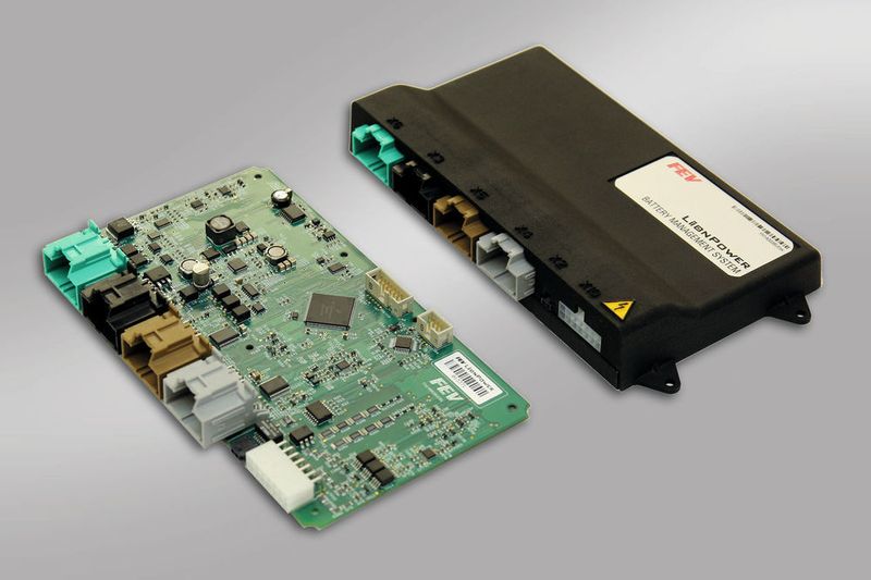 Serienreif und modular: Das Batteriemanagementsystem der FEV ermöglicht eine effiziente Steuerung von unterschiedlichen Batteriesystemen (Bild: FEV)