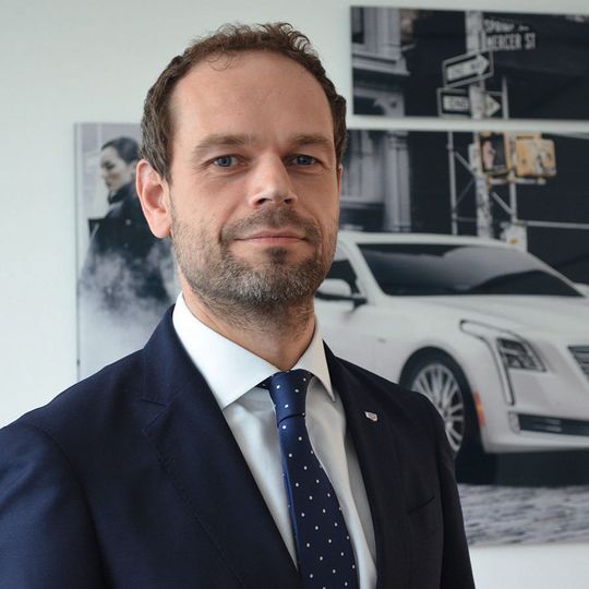 Helmut Stadler ist Director Retail Network Development bei der Cadillac Europe GmbH in Glattpark bei Zürich.(Bild:  Rehberg)