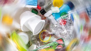 BASF will dazu beitragen, auch technischen Kunststoffe und Abfallmixturen daraus möglichst umfassend recyceln zu können, um sie im Materialkreislauf zu halten. Hier wird erklärt, wie man das hinbekommen kann ... (Bild: BASF)