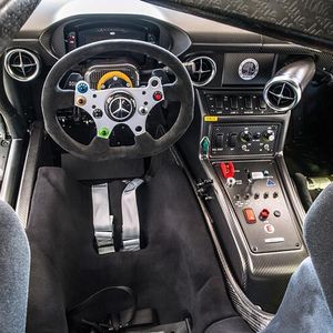 (Mercedes Benz)