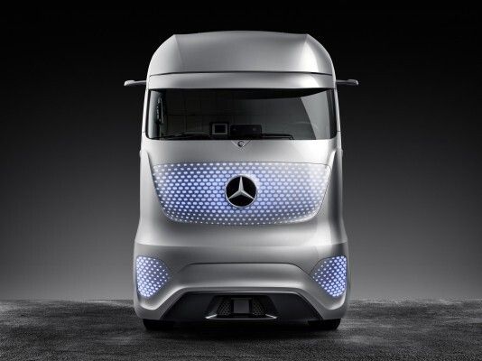 Der Mercedes-Benz Future Truck 2025: Weltpremiere der spektakulären Studie des Lkw von morgen – autonome Fahrt in eine faszinierende Zukunft (Bild: Mercedes-Benz)