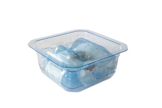 Der halbautomatische Traysealer T 260 wurde für das Verpacken empfindlicher Medizinprodukte in kleinen Losgrößen, wie beispielsweise Implantate, entwickelt.(Bild:  Multivac)