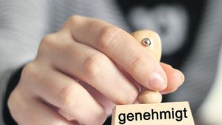 Anträge können auch am Wochenende gestellt werden (Quelle:  Sebastian Engels - Fotolia.com)