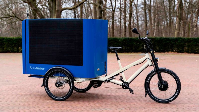 An sonnigen Tagen soll sich der Sunrider zu 100 Prozent selbst mit Strom versorgen können. (Bild: Need The Globe)