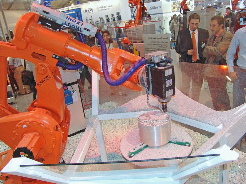 Der IRB 6660 PreMa weist unter allen ABB-Robotern die höchste Steifigkeit aus und ist daher ideal geeignet für präzises mechanisches Bearbeiten massiver Gussteile. (ABB)