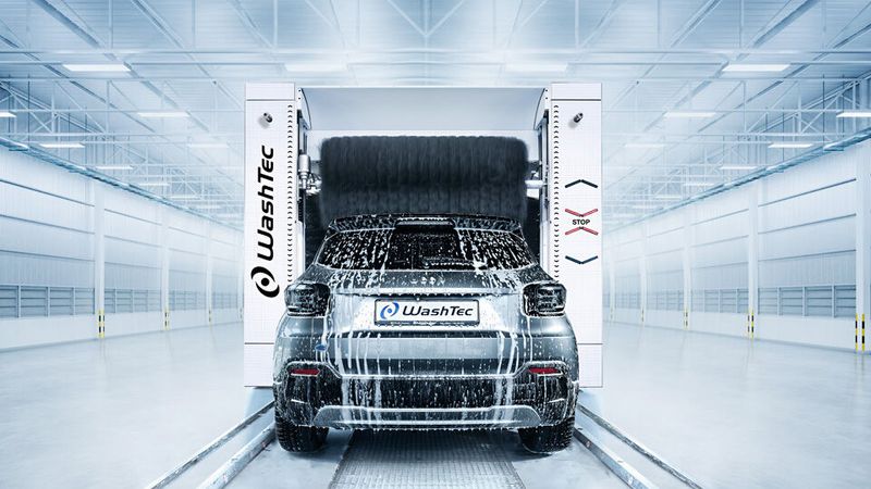 Die SoftCare SE bietet eine Waschhöhe von bis zu 2,90 Metern und eine Waschbreite bis 2,58 Metern. (Bild: WashTec Cleaning Technology GmbH )