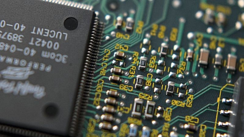 Halbleitertest: Durch KI-Anwendungen verändert sich auch die Testlandschaft. Advantest setzt auf integrierte Systeme, die Hardware und Software verbinden.(Bild:  frei lizenziert /  Pixabay)