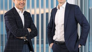 CFO Andreas Herzog (links) wird sein Amt an Mark Macus übergeben. (Bühler)