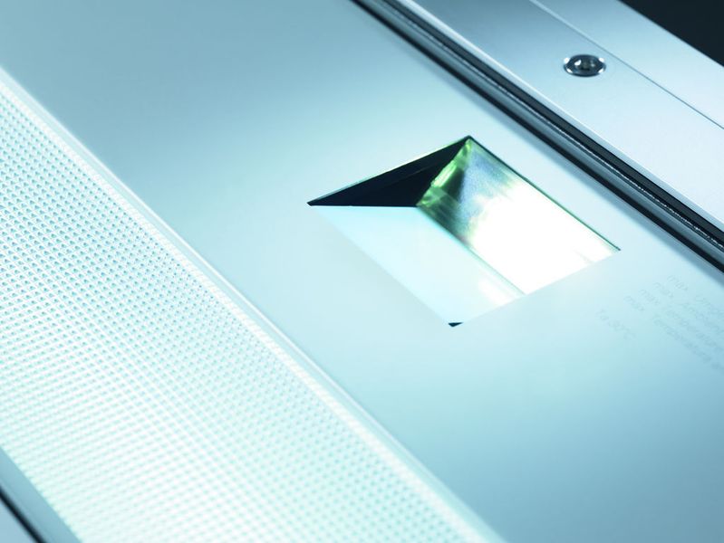Die LED strahlt mit einer Asymmetrie von 30° punktgenau auf die Bearbeitungsfläche. (Archiv: Vogel Business Media)