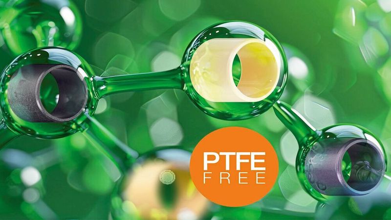Molekularer Wandel in der Industrie: Das drohende PFAS-Verbot zwingt Hersteller zum Umdenken. Unternehmen wie igus entwickeln bereits Hochleistungskunststoffe, die komplett ohne das Fluorpolymer PTFE auskommen, im Labor aber gleiche tribologischen Eigenschaften beweisen. (Bild: Igus)