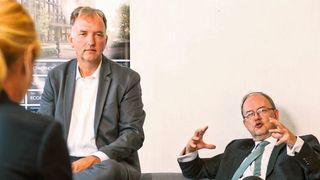 Christoph Ranze, Geschäftsführer der Lenze-Tochter (li.) und Frank Maier, Chief Technology Officer bei Lenze erklären die Gründe für den Bau des Digital Hub Industry im Gespräch mit konstruktionspraxis.  (Lenze)