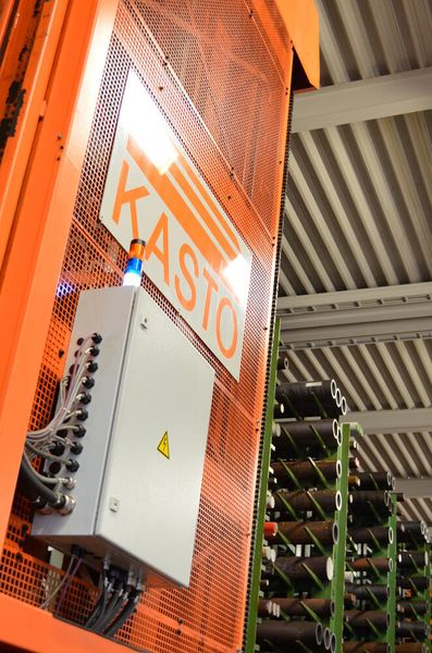 Auch die alte Mechanik im Lager kann mehr, betont Kasto. Denn nach Austausch der Antriebsregler, Messwertgeber und Sensoren durch modernere Varianten, werde auch ein altes Lager energieeffizienter und leistungsstärker. (Kasto)