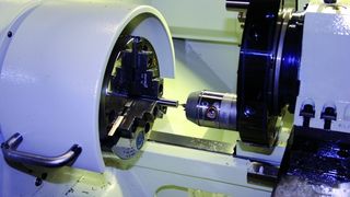 Bild 1: Individuelle Enden-Bearbeitung von Wellen nach Anwender-Spezifikation. (Archiv: Vogel Business Media)