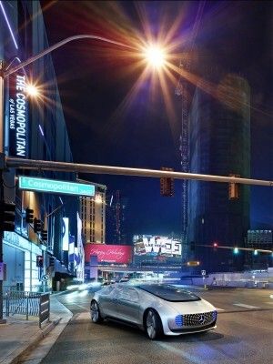 Mercedes-Benz F 015 - Luxury in Motion (Mercedes-Benz)